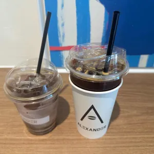 알렉산더 스페셜티커피&베이커리 사진