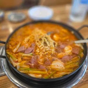 윤씨네부대찌개 사진