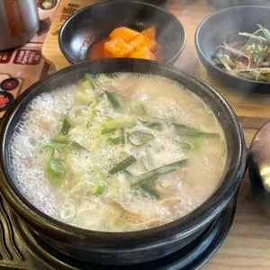 기울어진뚝배기 대표 사진