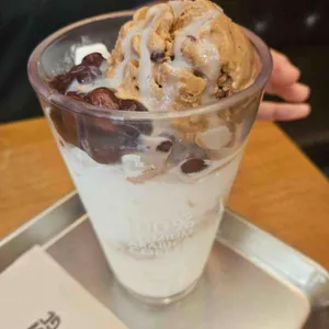 메가커피 대표 사진