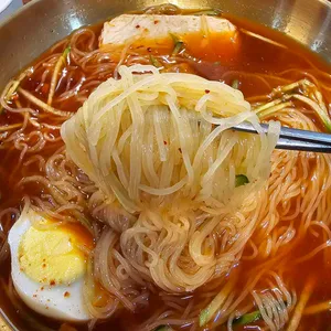 나아구 너밀면 사진