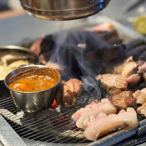 돈멜 사진