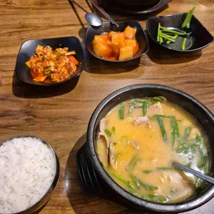 79네수육국밥과철판 사진 1