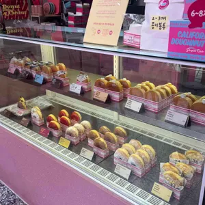 캘리포니아도넛클럽 사진