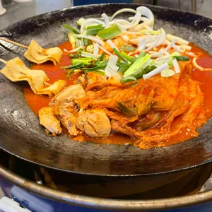 드럼통솥뚜껑닭볶음탕 사진
