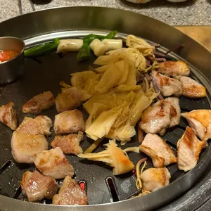 고기굽는남자 사진