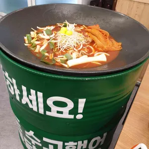 통큰솥뚜껑닭볶음탕 대표 사진