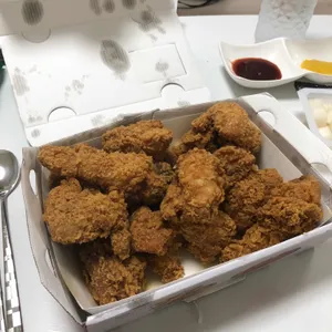 BBQ치킨 경남합천점 사진 1