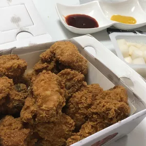 BBQ치킨 경남합천점 사진 2