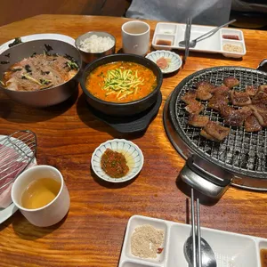 초필살돼지구이 사진