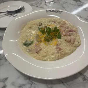 라라코스트 사진