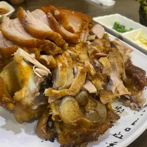 장충동털보족발 사진 1