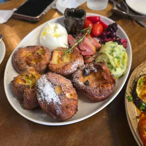 더블유슬래시 사진