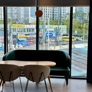 이모션 리뷰 사진