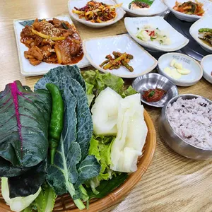 싸리골 우렁쌈밥 사진