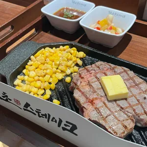 마초 스테이크 사진 2