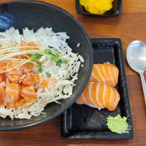 육회바른연어 대표 사진