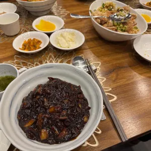 메이탄 대표 사진