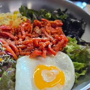 고기듬뿍대왕비빔밥 사진