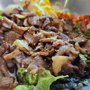 고기듬뿍대왕비빔밥 사진