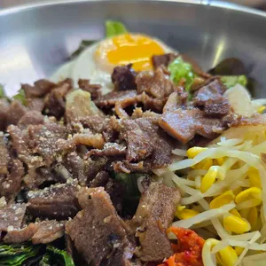 고기듬뿍대왕비빔밥 사진