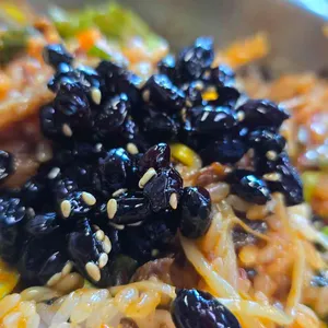 고기듬뿍대왕비빔밥 사진