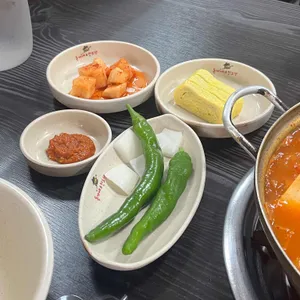 돈가네돼지찌개 대표 사진