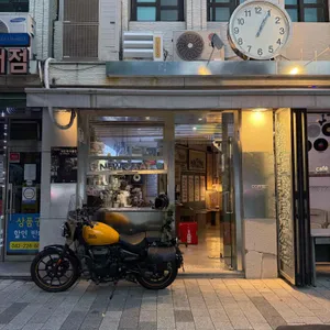 뉴그레이 대표 사진