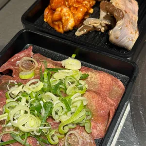 호르몬치치 대표 사진