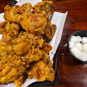 교촌치킨 사진 1