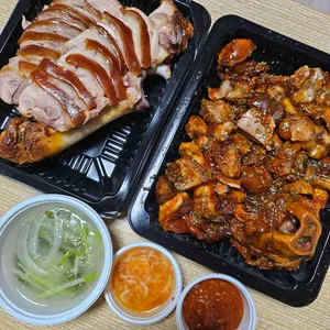 반값족발 사진 1