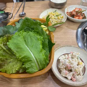 다채우렁돌솥쌈밥 사진