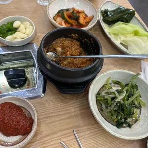 다채우렁돌솥쌈밥 사진