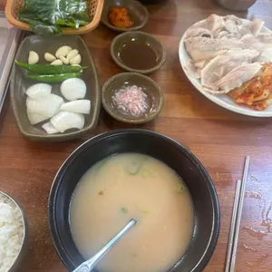 영진돼지국밥 사진 1