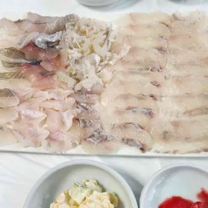 동해횟집 사진 1