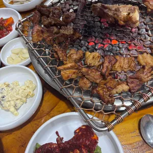 최씨본가참숯화로구이 사진 1