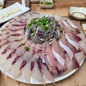 사량도 자연산횟집 사진 1