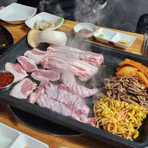 춤추는돼지 리뷰 사진