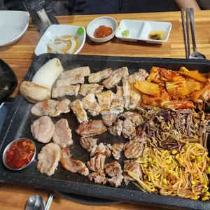 춤추는돼지 리뷰 사진