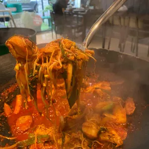 통큰솥뚜껑닭볶음탕 사진 1