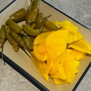 육회바른연어 대표 사진