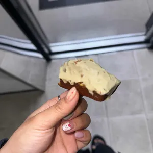 레브리 대표 사진
