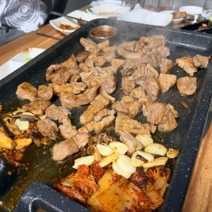 춤추는돼지 사진