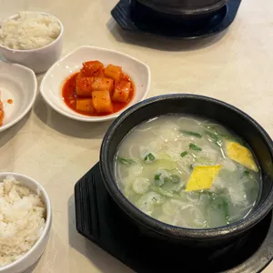 황제돈가스앤한우곰탕 사진 1