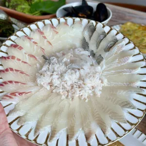 한반도회대게직판장 사진