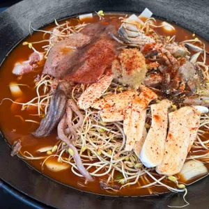 연평도꽃게품은닭볶음탕 드럼통솥뚜껑 사진 1