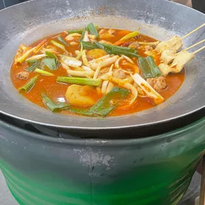 통큰솥뚜껑닭볶음탕 사진