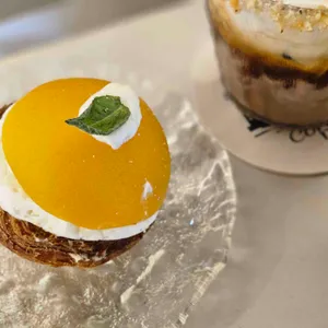 콘티뉴이티 사진