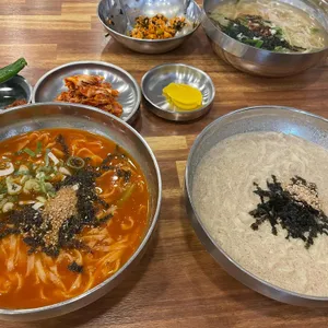와룡칼국수 사진
