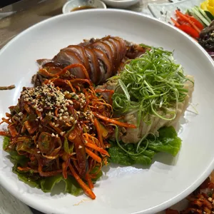 원통장충왕족발 사진